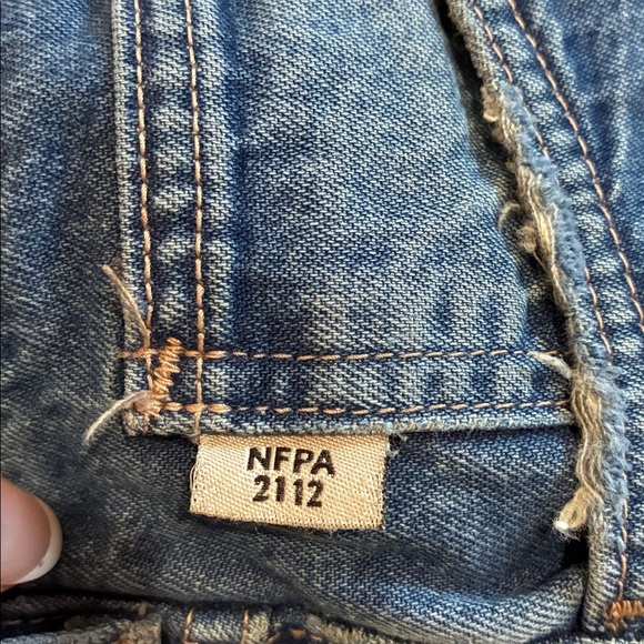 Carhartt Flame Resistant Jeans Relaxed fit NFPA 2112 Medium wash Men’s 42 X 30 - Picture 4 of 10